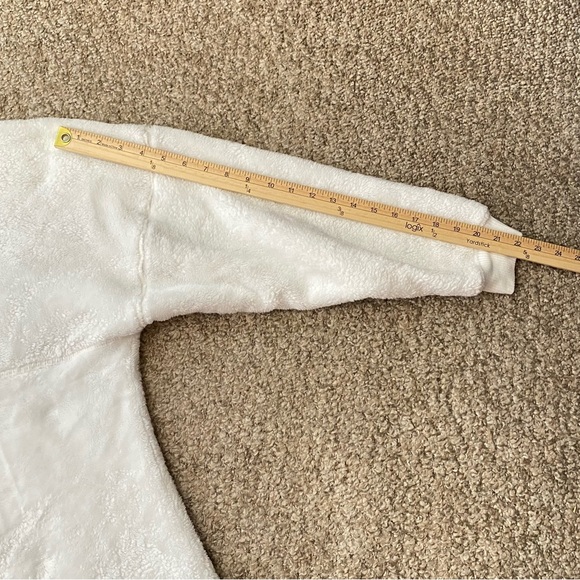 Walt Disney World Spirit Jersey X Large White Silver Fleece Pullover Sweater - Picture 11 of 11